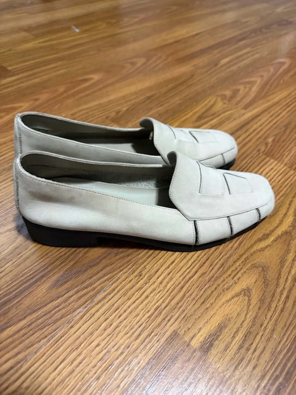 Aerosole loafers slip-on square toe textured strap detail size 7